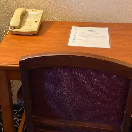 Americas Best Value Inn Salina Extérieur photo