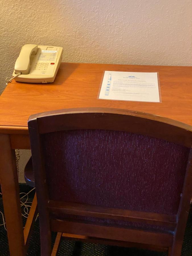 Americas Best Value Inn Salina Extérieur photo