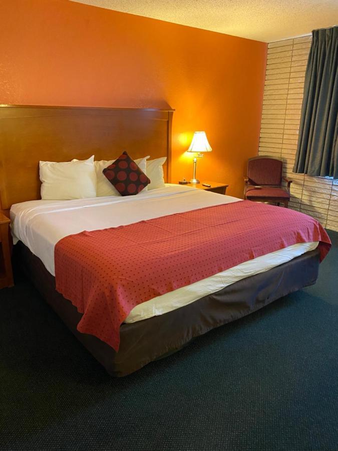 Americas Best Value Inn Salina Extérieur photo