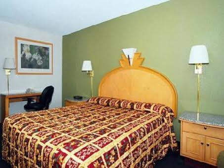 Americas Best Value Inn Salina Extérieur photo